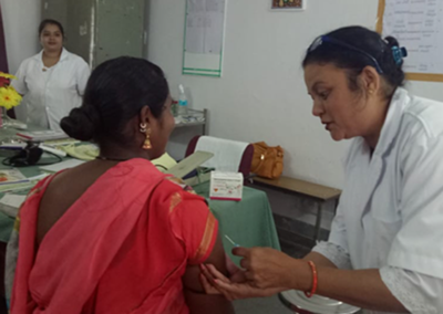 Le mélange de méthodes élargi du Madhya Pradesh apporte des injectables aux centres de santé primaires urbains