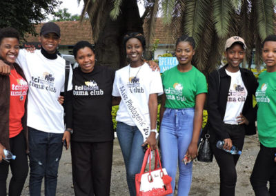 आरुषा, तंजानिया, प्रारंभ में व्यस्त युवा TCI क्लब एक स्वस्थ भविष्य सुनिश्चित करने में मदद करने के लिए