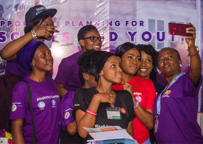 Les ambassadeurs de la planification de la vie au Nigeria utilisent WhatsApp pour encadrer les jeunes pairs