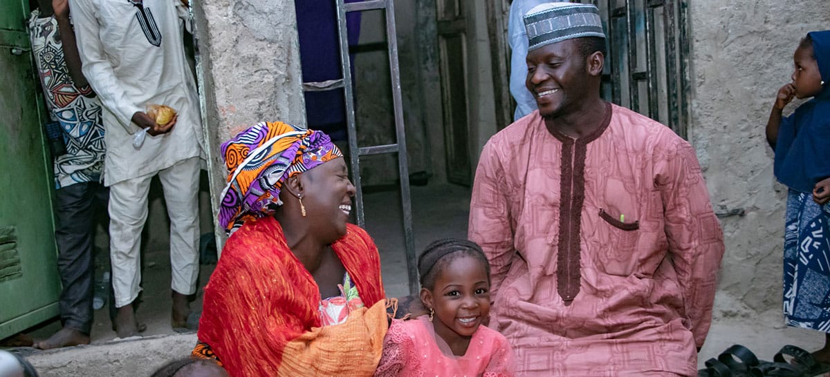 नाइजीरिया में एक खुशहाल परिवार।