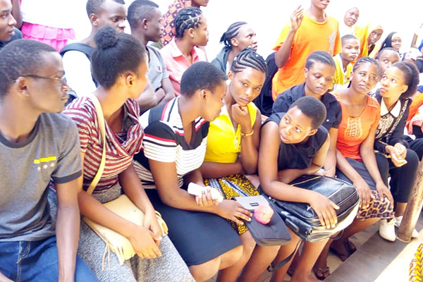 आवंटन से व्यय करने के लिए: Nyamira काउंटी में किशोर गर्भावस्था से निपटने