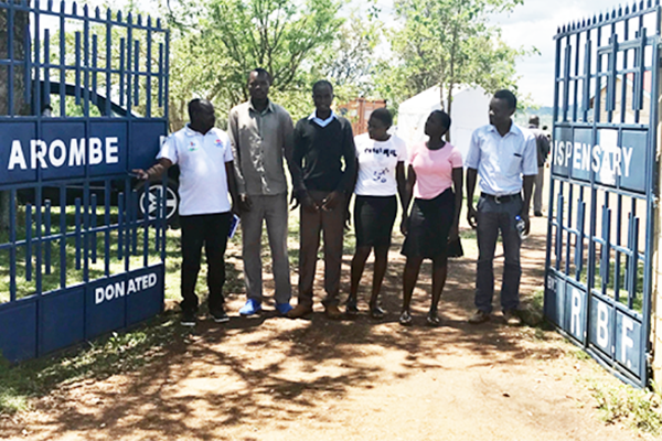 TCI केन्या में युवा चैंपियन गर्भ निरोधकों के लिए खड़ा है