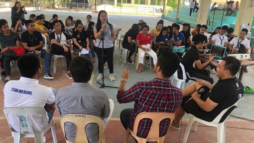 फिलीपींस: सामुदायिक समर्थन