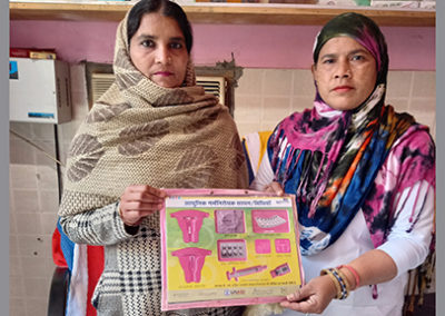 Histoires urbaines de TCIHC : Une femme qui supervise un quartier en Inde défend la cause du planning familial