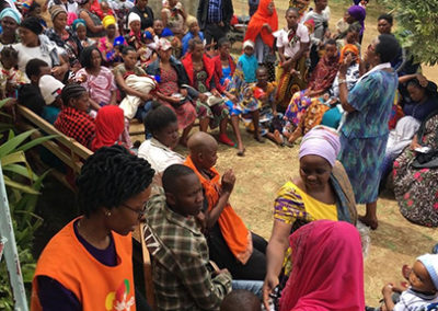 TCI آروشا، تنزانیہ میں موئیو ڈسپنسری کی مدد کرتا ہے، نوجوان پہلی بار ماؤں کے لئے معاون گروپوں کو فعال کرتا ہے