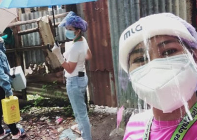 फिलीपींस में Dipolog शहर में Barangay स्वास्थ्य कार्यकर्ता आवश्यक सेवाओं के लिए किशोर माताओं को जोड़ता है
