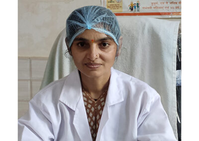 Une infirmière de Mathura, pleine d'entrain, crée une chaîne de bénéficiaires grâce au bouche à oreille.