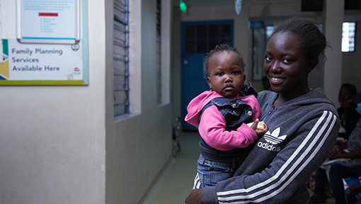 Un nouvel article montre que les programmes d'AYSRH au Kenya ont entraîné une augmentation de l'utilisation des contraceptifs dans les comtés de Migori et de Kilifi