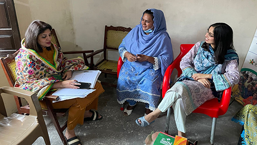 Together, Siblings Involve Men to Raise Awareness and Increase Family Planning Clients in Gujranwala, Pakistan