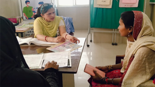 बरेली, भारत में अस्पताल में गर्भपात के बाद परिवार नियोजन सेवाओं को मजबूत करता है