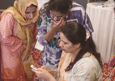 TCIUn gynécologue à Rawalpindi, au Pakistan, renforce les capacités locales en matière de planification familiale post-partum et post-avortement.