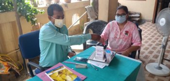 गोरखपुर के एएचडी में यूपीएचसी के फार्मासिस्ट ने किया हीमोग्लोबिन स्क्रीनिंग टेस्ट